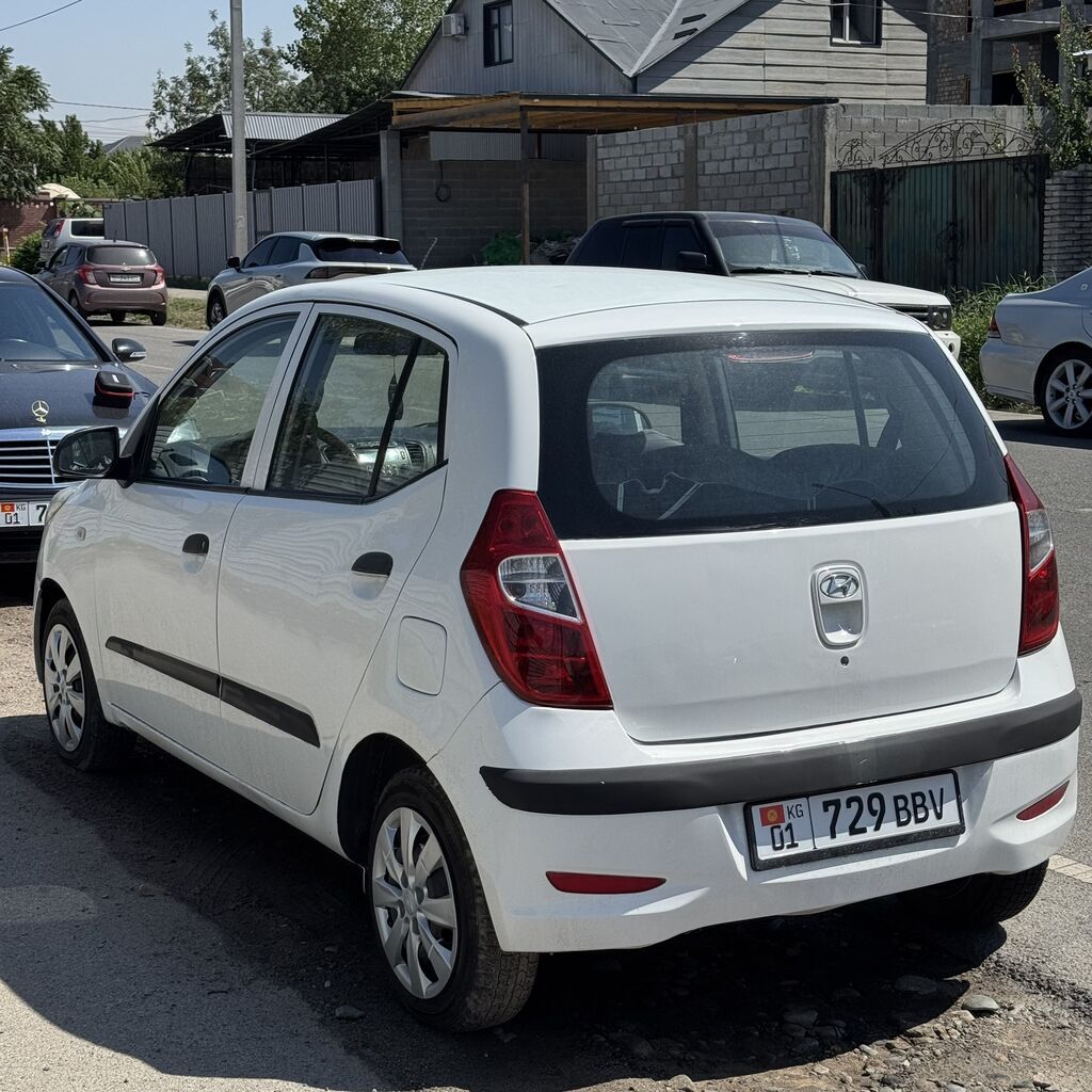 Hyundai i10: 2011 г., 1.1 л, Механика, Бензин, Хэтчбэк: фото 4