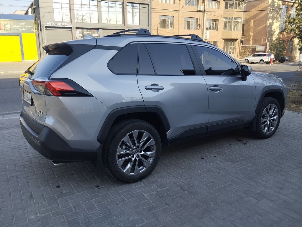 Toyota RAV4: 2019 г., 2.5 л, Автомат, Бензин, Кроссовер: фото 3