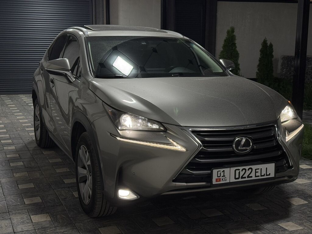 Lexus NX: 2017 г., 2 л, Автомат, Бензин, Кроссовер: фото 2