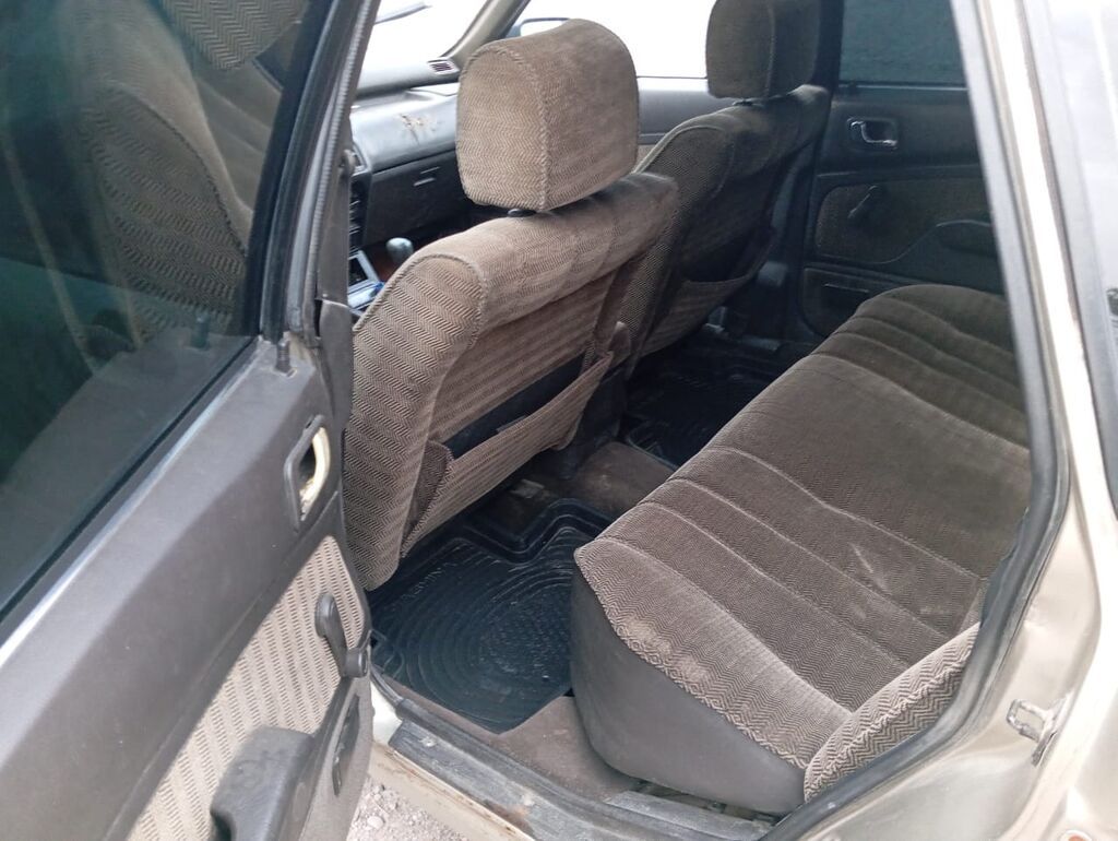 Mitsubishi Galant: 1988 г., 1.8 л, Механика, Бензин, Седан: фото 6