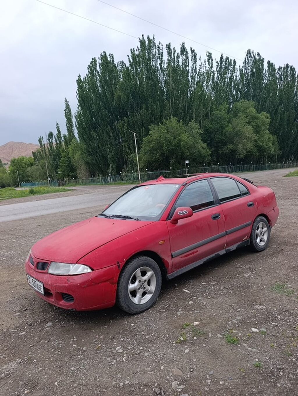 Mitsubishi Carisma, 1997 г., 1.6 л, автомат, седан: фото 2