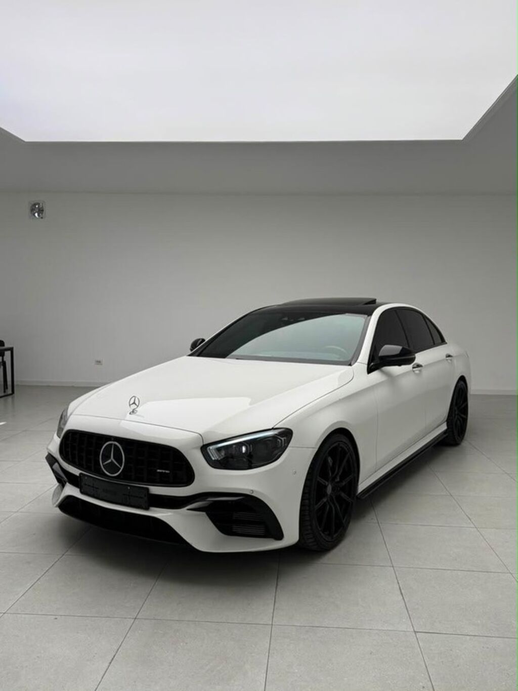 Mercedes-Benz E-Class: 2022 г., 2 л, Бензин, Седан: фото 2