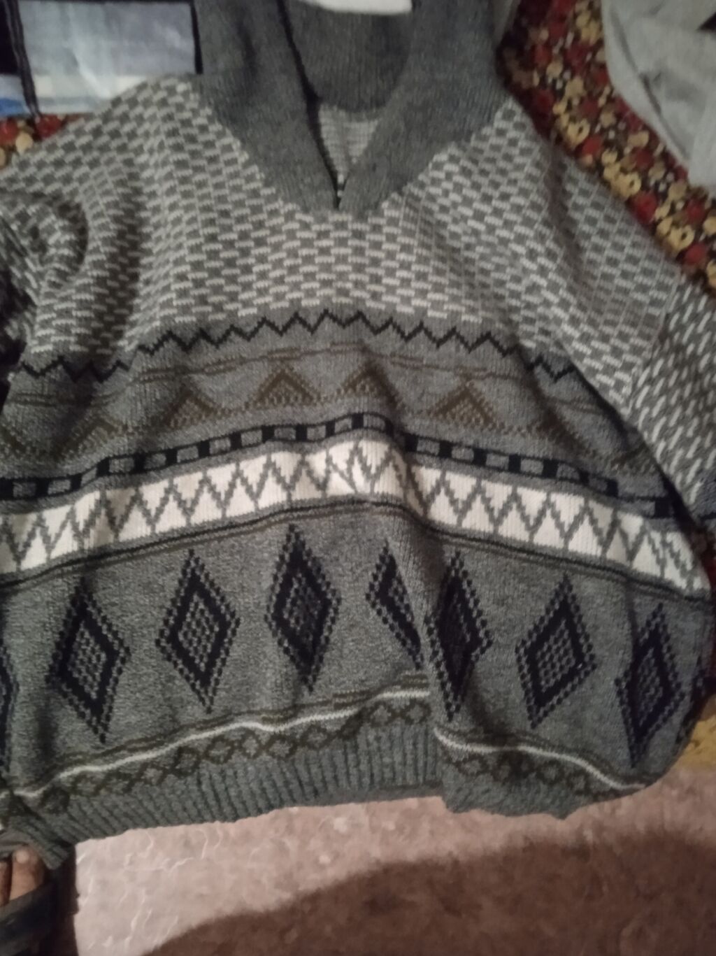 Кепки-100 Свитер 200: фото 2