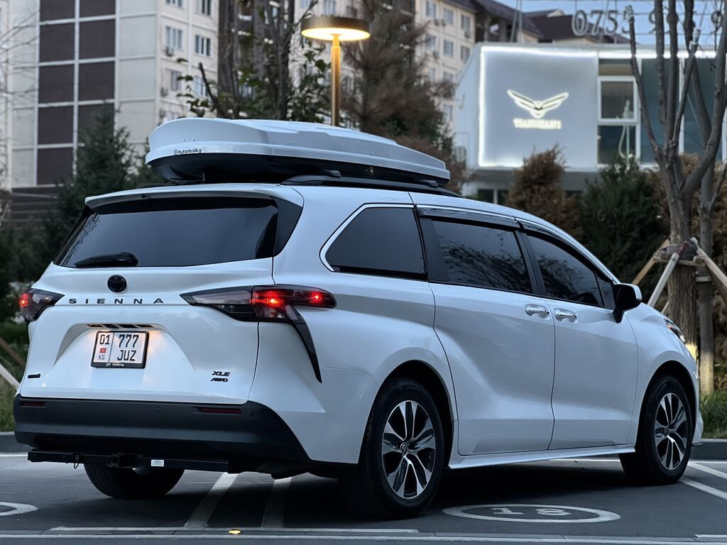 Toyota Sienna: 2023 г., 2.5 л, Автомат, Гибрид, Минивэн: фото 8