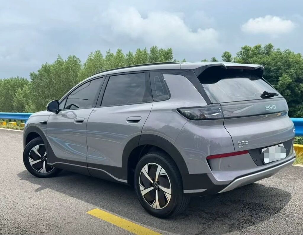 BYD : 2025 г., 1.6 л, Робот, Электромобиль, Кроссовер: фото 4