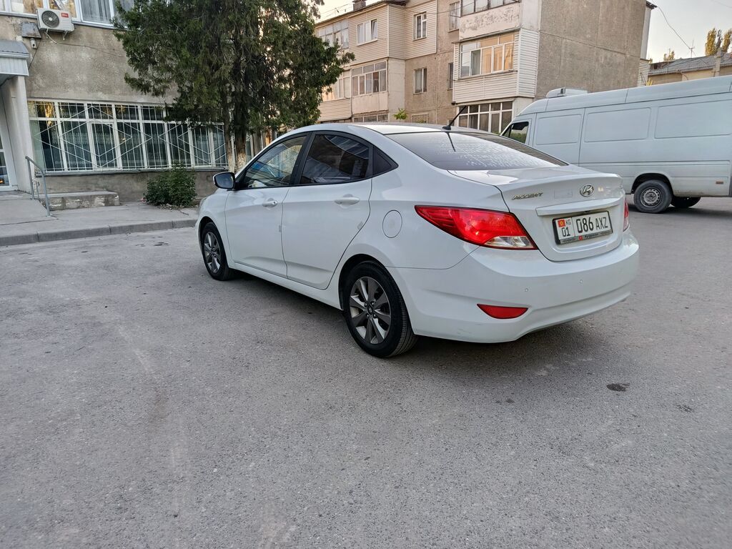 Hyundai Accent: 2018 г., 1.4 л, Автомат, Бензин, Седан: фото 4