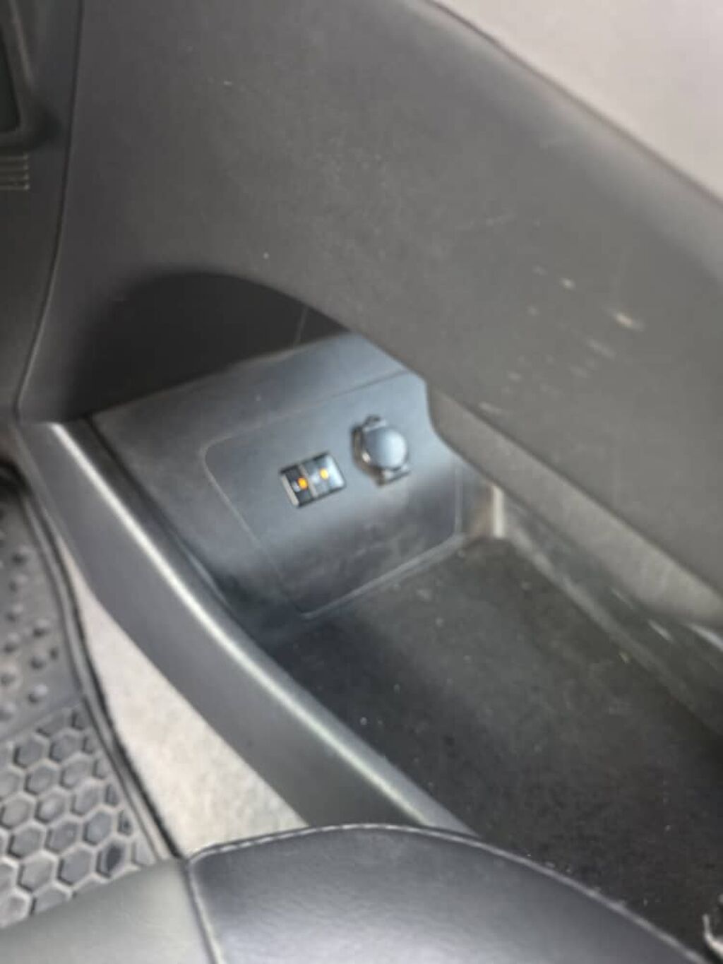 Toyota Prius: 2012 г., Вариатор, Гибрид, Хэтчбэк: фото 7