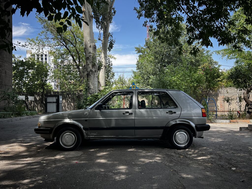 Volkswagen Golf: 1989 г., 1.6 л, Механика, Бензин, Хэтчбэк: фото 6