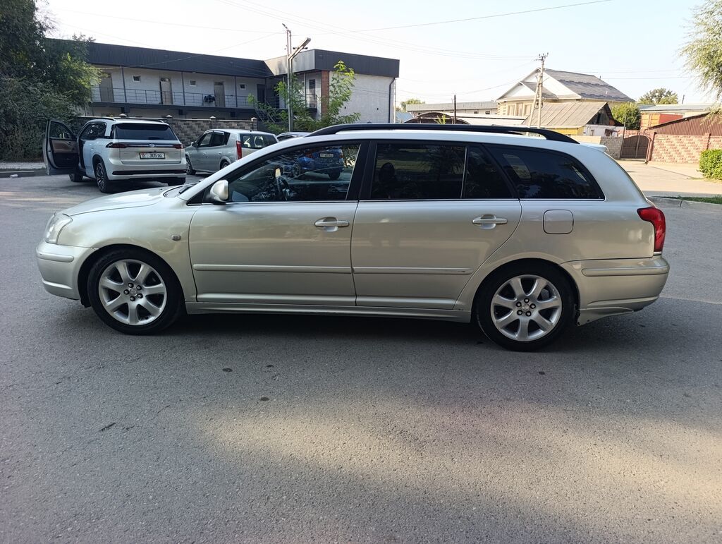 Toyota Avensis: 2003 г., 2 л, Автомат, Бензин, Универсал: фото 7