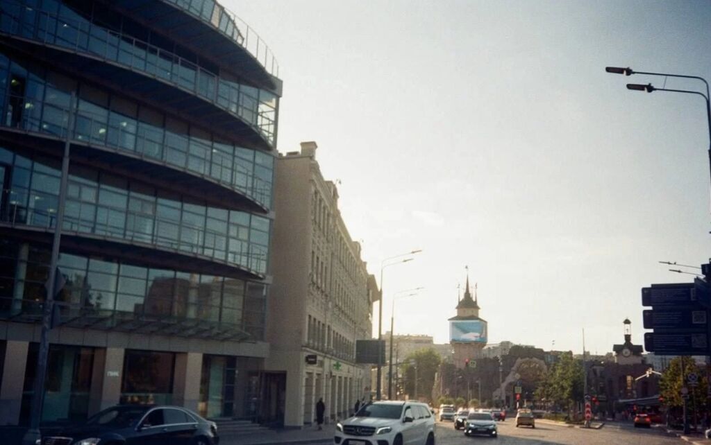POLAROID 2000FF всё работает, есть плёнка и аккумулятор: фото 2
