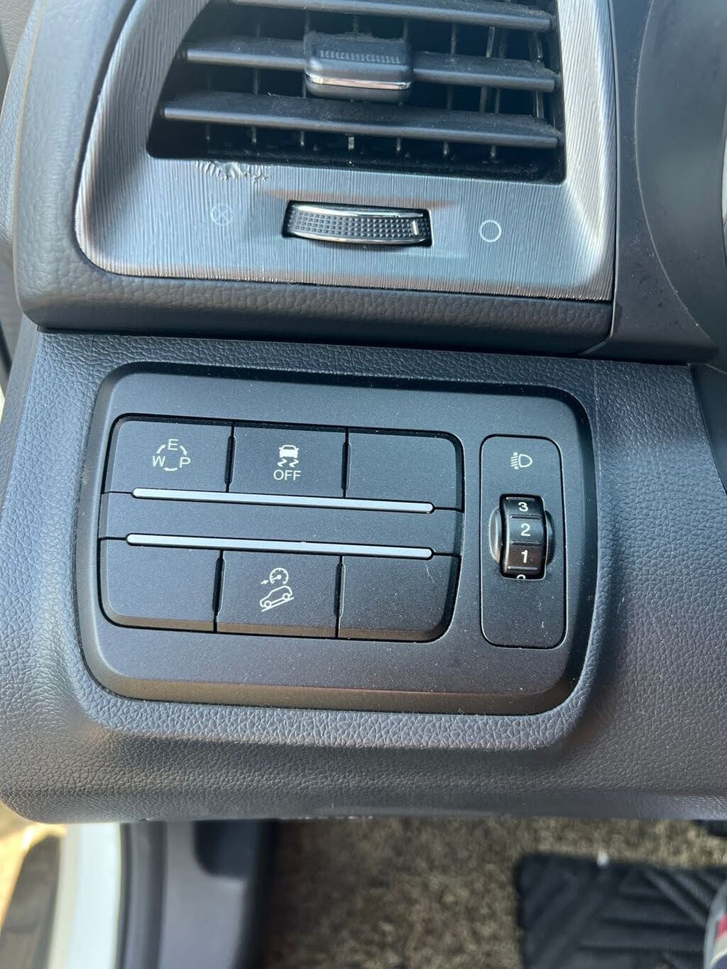 Ssangyong Tivoli: 2018 г., 1.6 л, Автомат, Бензин, Кроссовер: фото 4