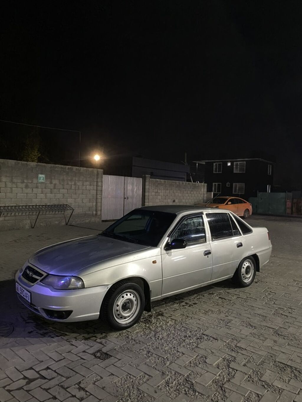 Daewoo Nexia: 2009 г., Механика, Бензин, Седан: фото 2
