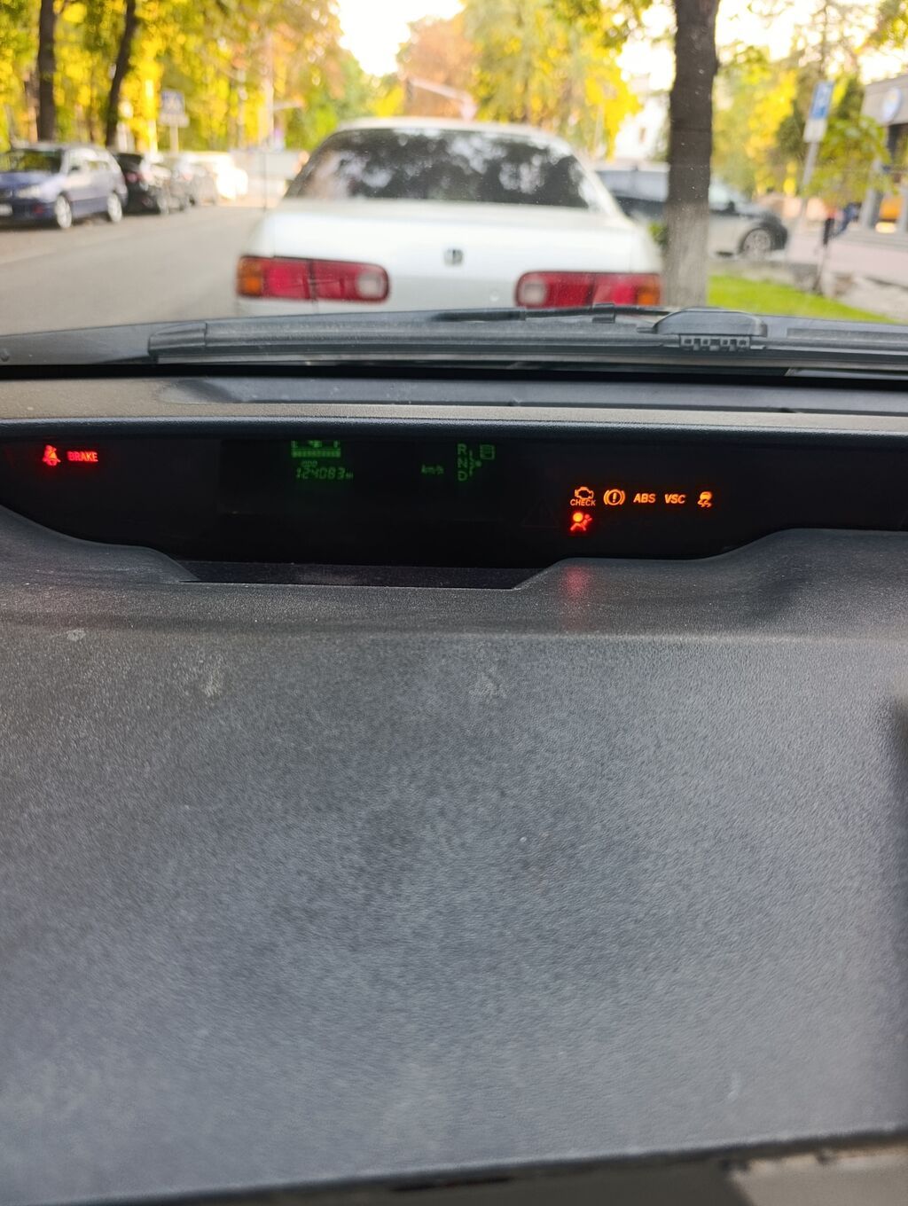 Toyota Prius: 2004 г., Вариатор, Гибрид, Хэтчбэк: фото 8