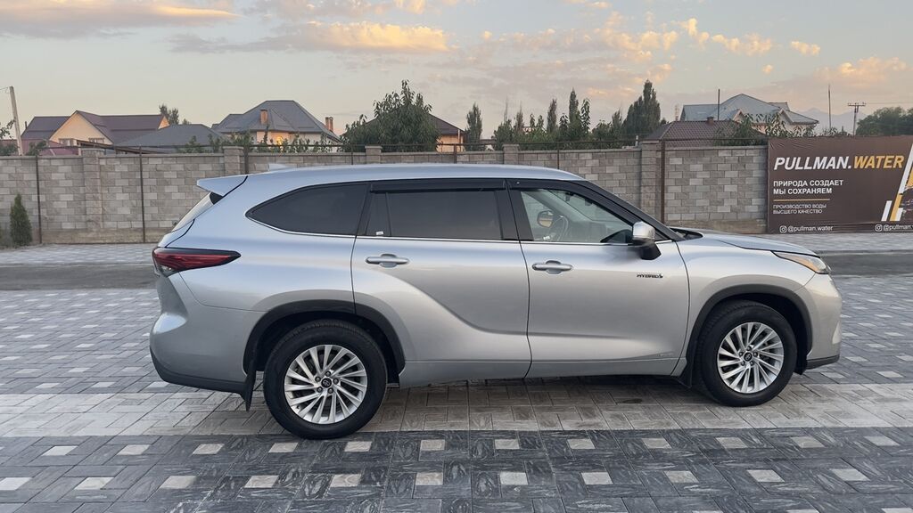 Toyota Highlander: 2021 г., 2.5 л, Гибрид, Кроссовер: фото 4