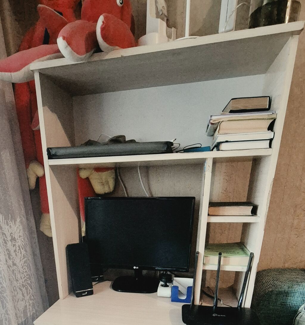 Компьютерный стол с надстройкой Размеры: 1,5м*0,7 м*0,45м -: фото 3