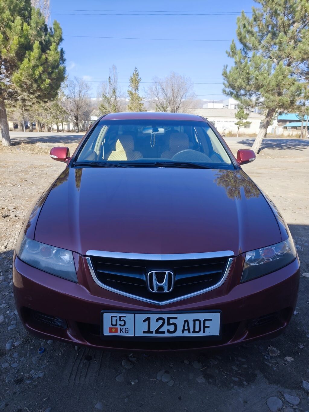 Honda Accord: 2004 г., 2 л, Механика, Бензин, Седан: фото 1