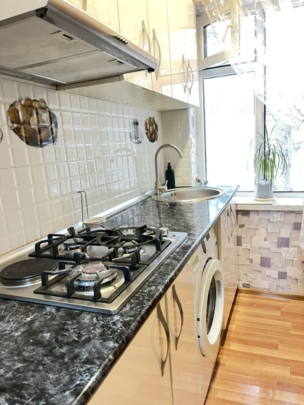 Bakı, 2 otaqlı, Köhnə tikili, m. Qara Qarayev, 45 kv. m