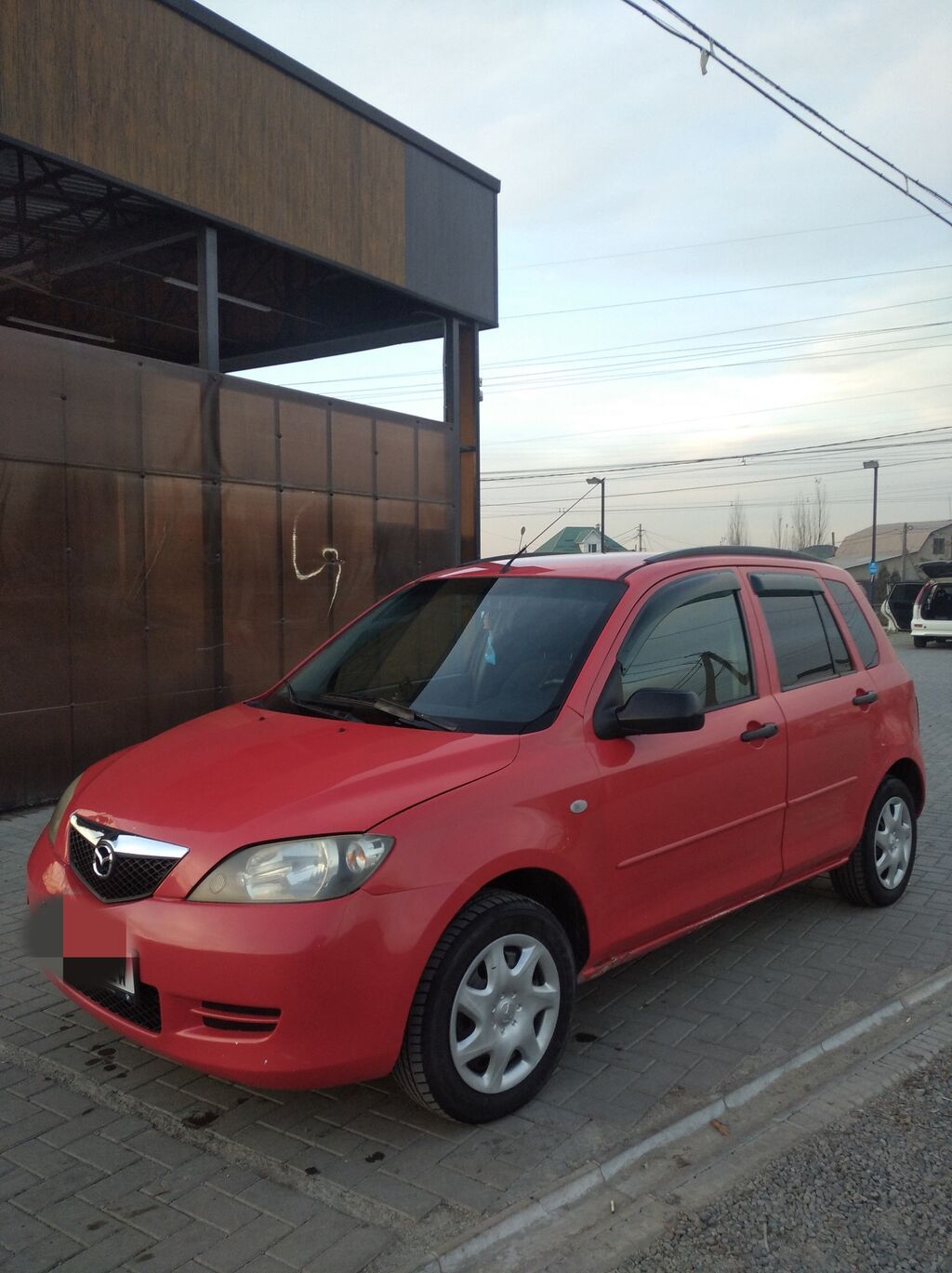 Mazda Demio: 2003 г., 1.3 л, Механика, Бензин, Хэтчбэк: фото 1