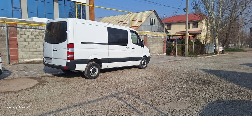 Mercedes-Benz Sprinter, цельнометаллический фургон белого цвета: фото 2