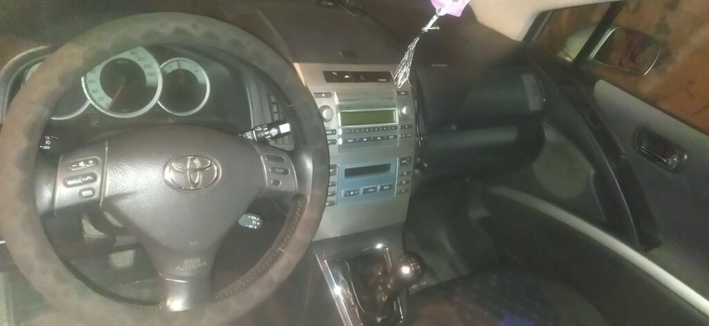 Toyota Corolla Verso: 2008 г., 2.2 л, Механика, Дизель, Минивэн: фото 6