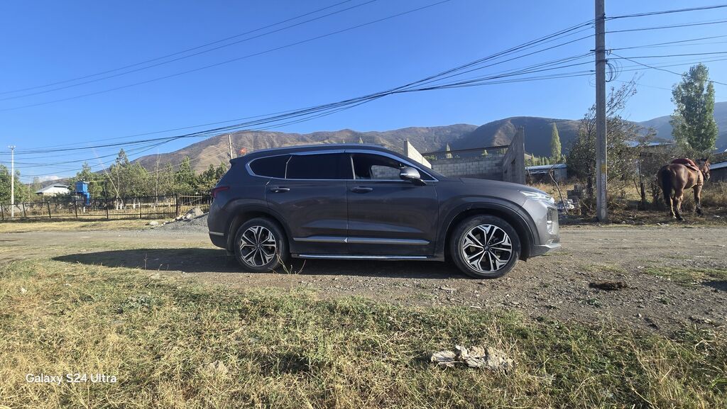 Hyundai Santa Fe: 2018 г., 2.4 л, Автомат, Бензин, Кроссовер: фото 3