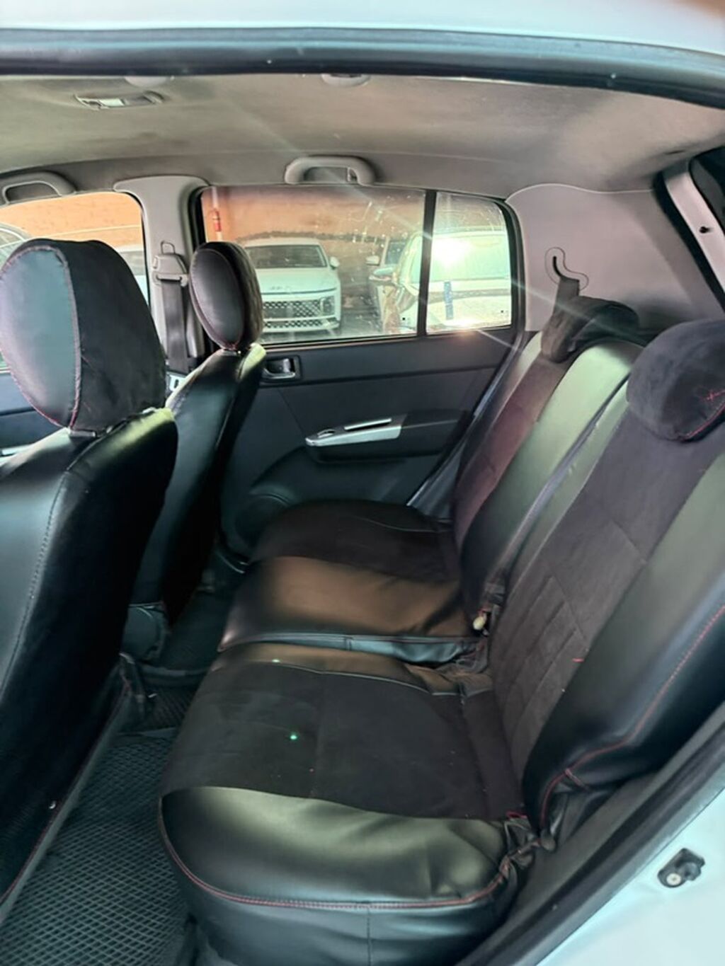 Hyundai Getz: 2010 г., 1.6 л, Механика, Бензин, Хэтчбэк: фото 6