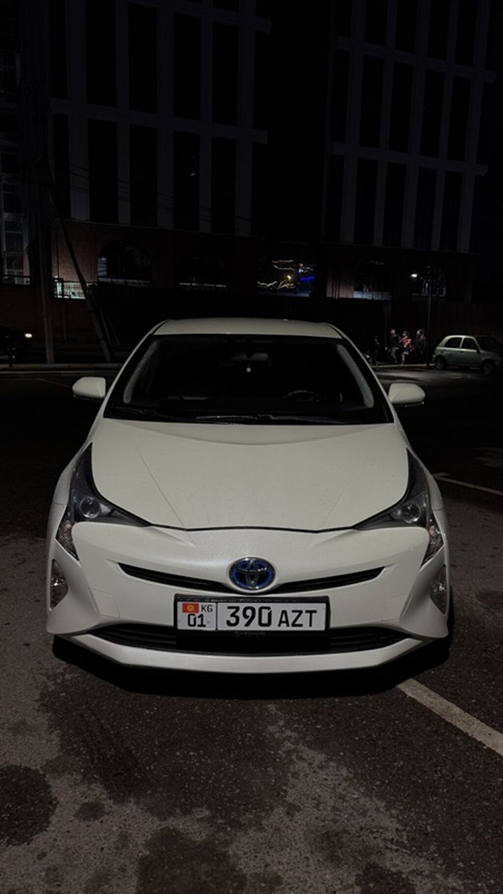 Toyota Prius: 2017 г., 1.8 л, Гибрид, Хэтчбэк: фото 4