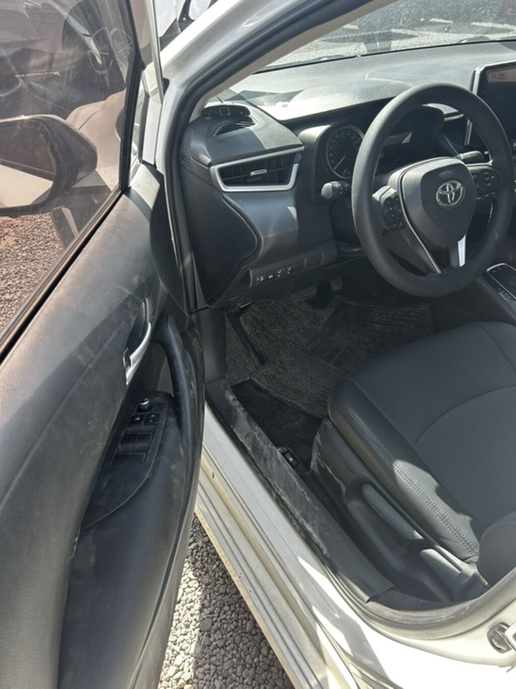 Toyota Corolla: 2020 г., 1.2 л, Автомат, Гибрид, Седан: фото 3