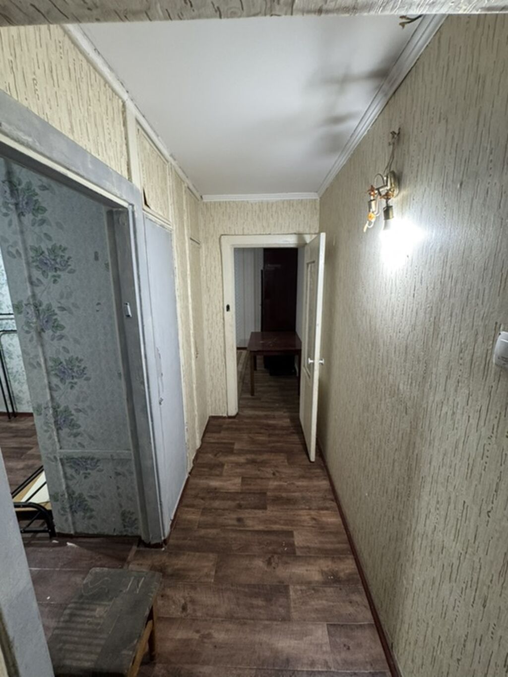 2 комнаты, 11 м², 4 мкр 104 серия, 3 этаж, Старый ремонт: фото 3