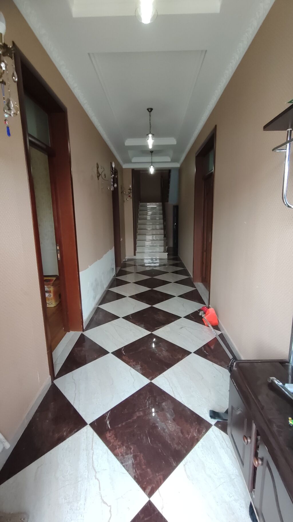 240 kv. m, 4 otaqlı, İnternet, İşıq, Kanalizasiya