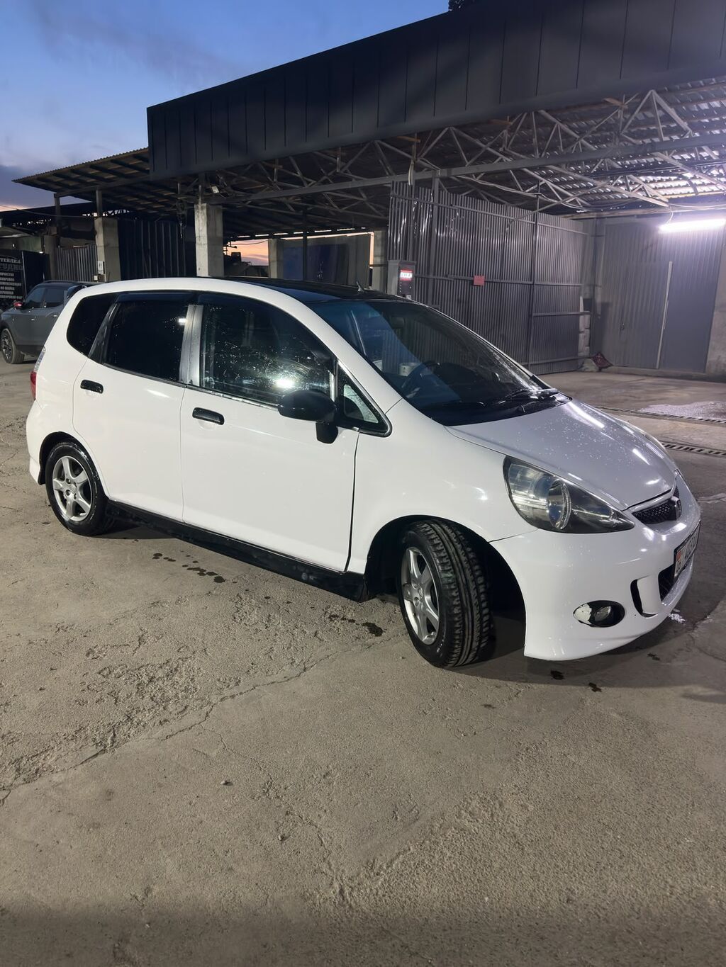 Honda Jazz: 2008 г., 1.4 л, Автомат, Бензин, Хэтчбэк: фото 2