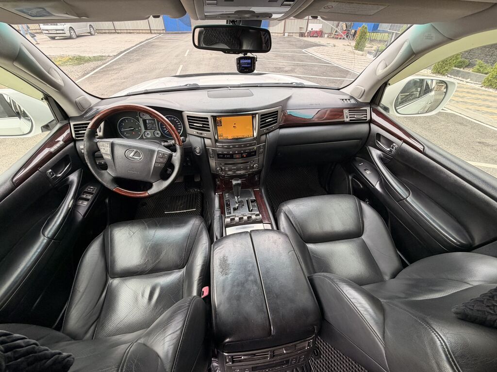 Lexus LX: 2011 г., 5.7 л, Автомат, Бензин, Внедорожник — фото 6