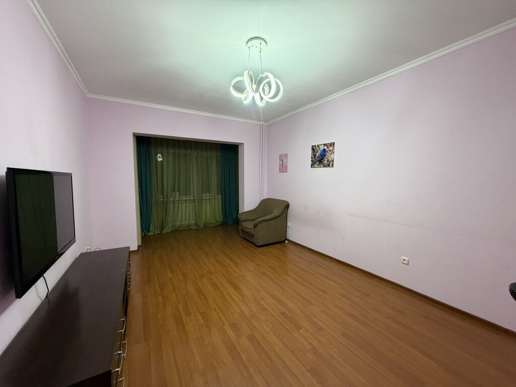 3 комнаты, 63 м², Дордой Плаза ТРЦ 105 серия, 1 этаж: фото 2