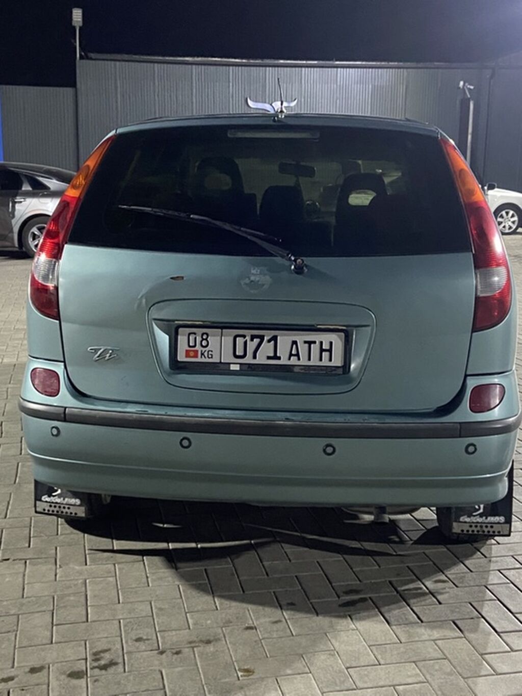 Nissan Almera Tino: 2001 г., 1.8 л, Механика, Газ, Минивэн: фото 4