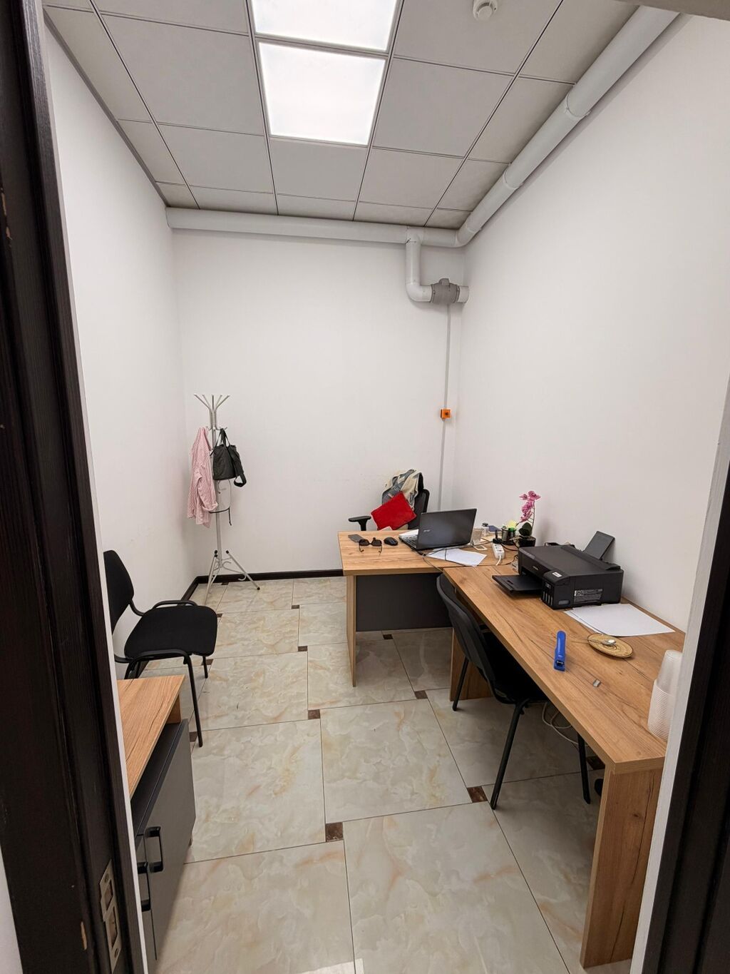 Аренда офисов, 100 м², В бизнес центре, 1 линия: фото 3