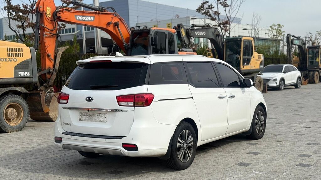 Kia Carnival: 2020 г., 2.2 л, Автомат, Дизель, Минивэн: фото 3