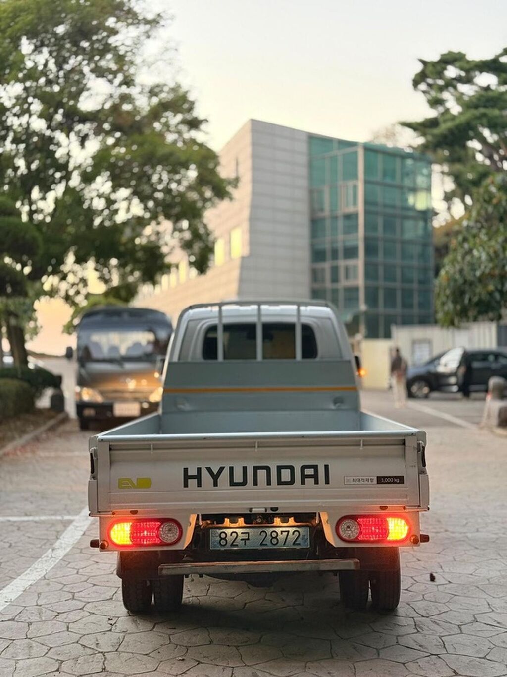 Hyundai Porter EV — компактный электрический бортовой грузовик для: фото 3