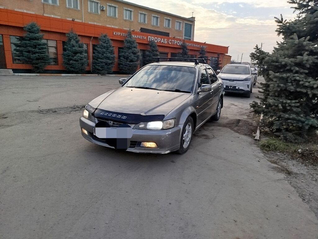 Honda Accord: 2000 г., 2 л, Автомат, Бензин, Седан: фото 6
