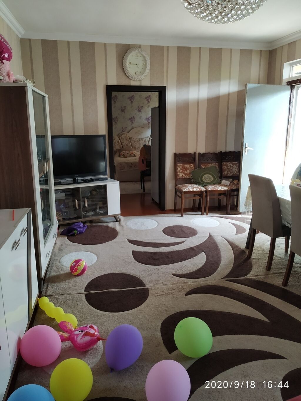 Binəqədi qəs. 3 otaqlı, 93 kv. m, Orta təmir
