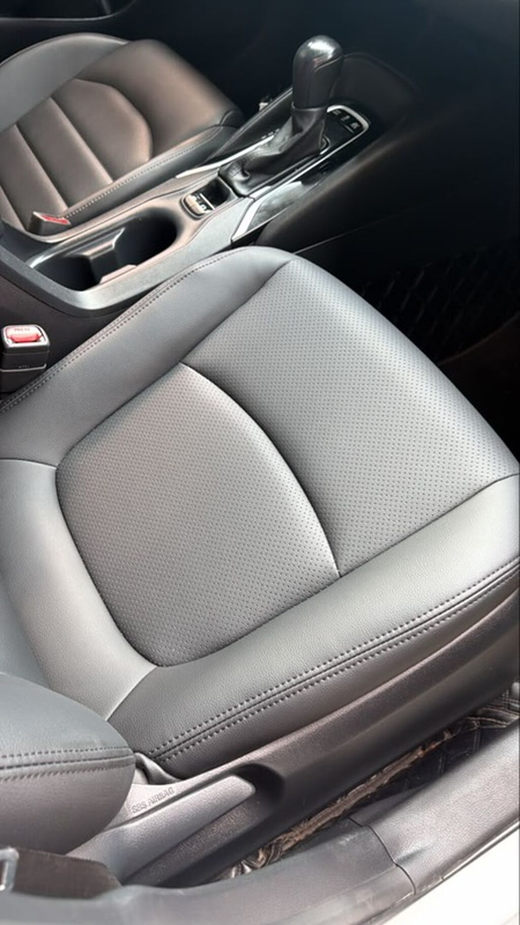 Toyota Corolla: 2021 г., 1.8 л, Автомат, Гибрид, Седан: фото 7