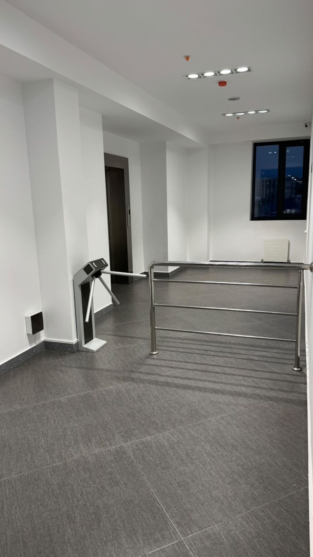 Аренда офисов, 42 м², В бизнес центре, С системой безопасности: фото 5