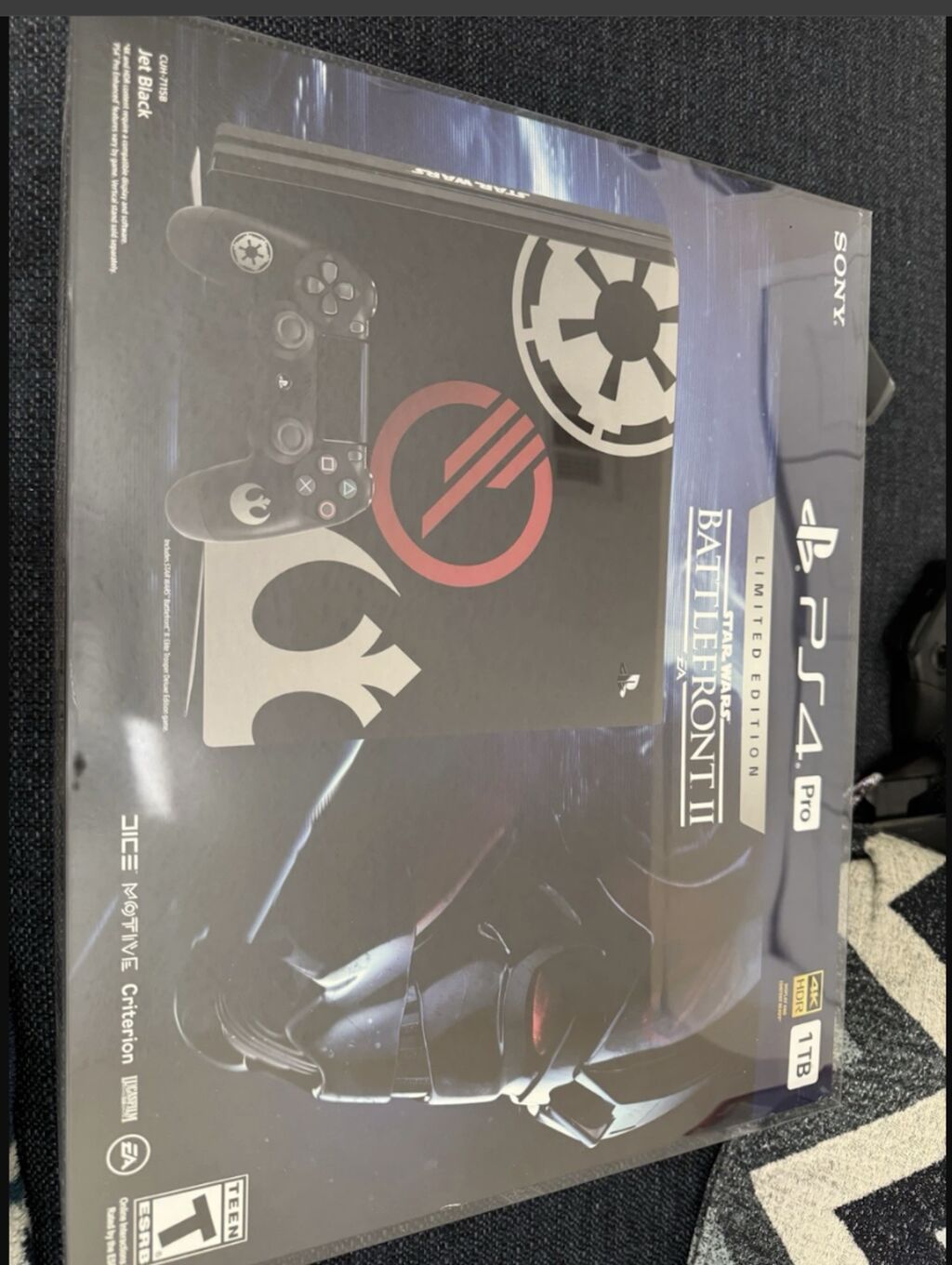 Новая Sony PlayStation 4 Pro STAR WARS: Battlefront II Limited Edition: фото 2