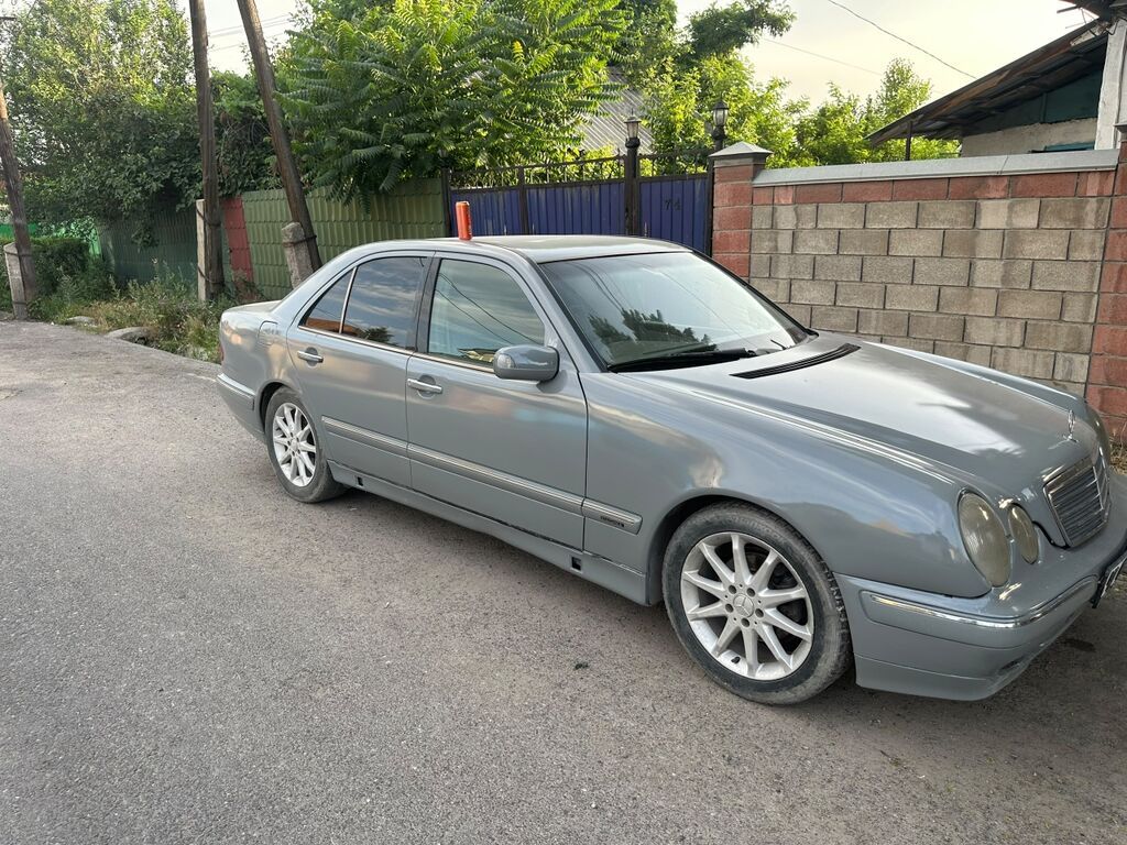 Mercedes-Benz E-Class: 2001 г., 3.2 л, Седан: фото 2