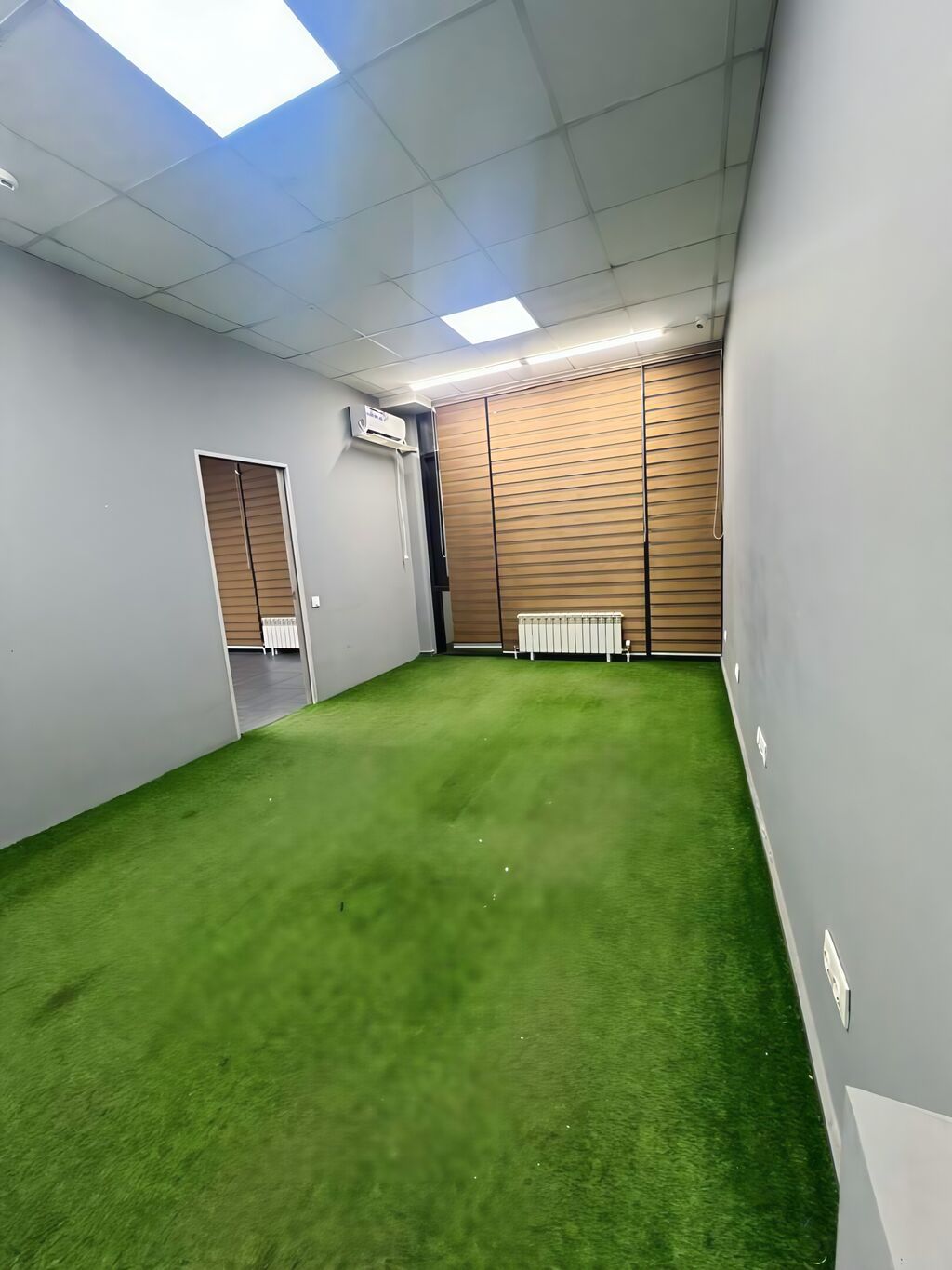 Аренда офисов, 91 м², В бизнес центре, 1 линия, С отдельной кухней, С отдельным входом — фото 6