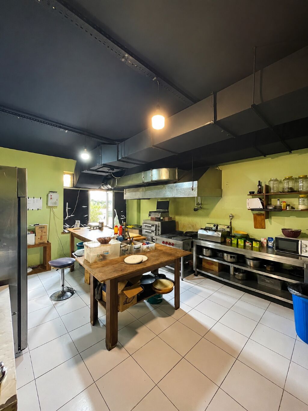 8 Noyabr metrosuna yaxın hazır Çay Evi – icarəyə! • Lokasiya: 8