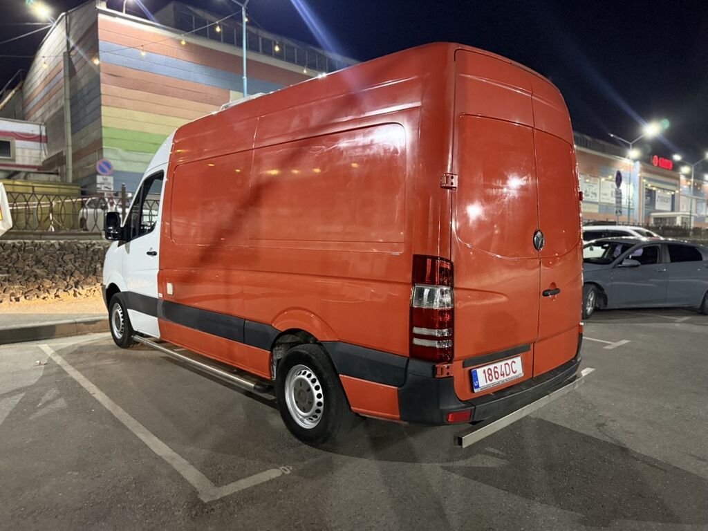 Mercedes-Benz Sprinter (поколение W906), цельнометаллический фургон: фото 6