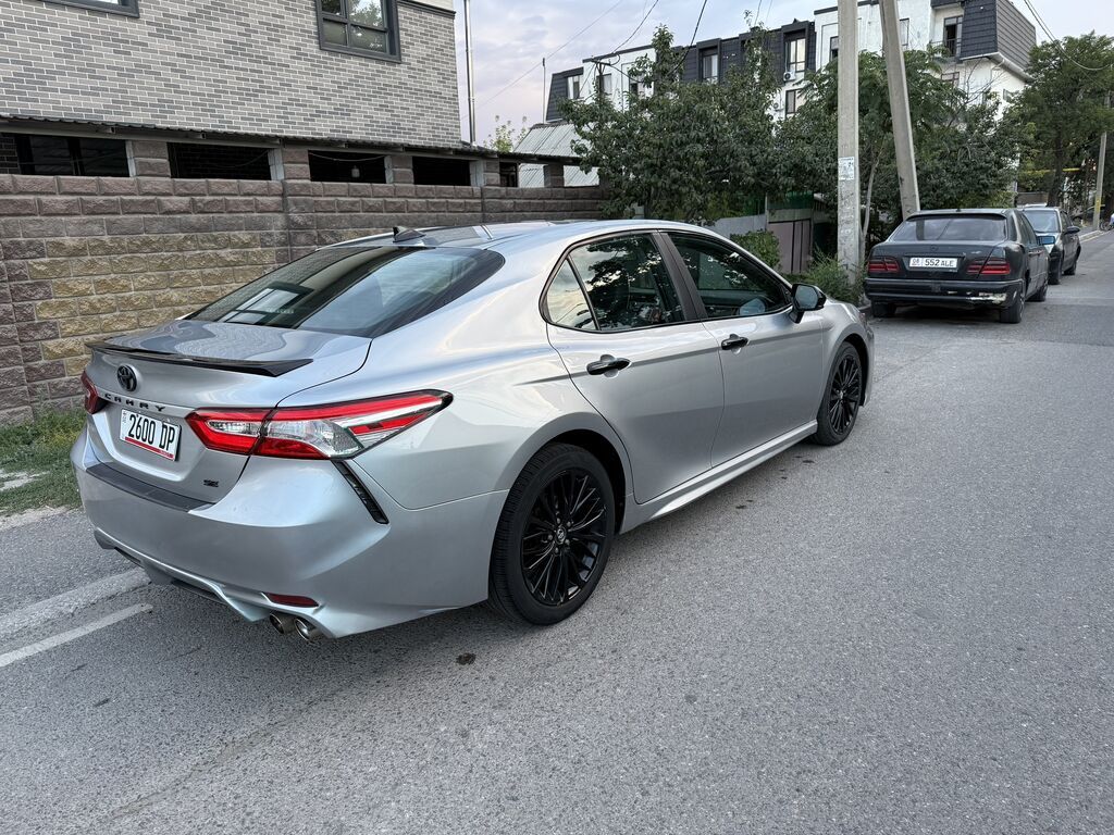 Toyota Camry: 2020 г., 2.5 л, Автомат, Бензин, Седан: фото 4