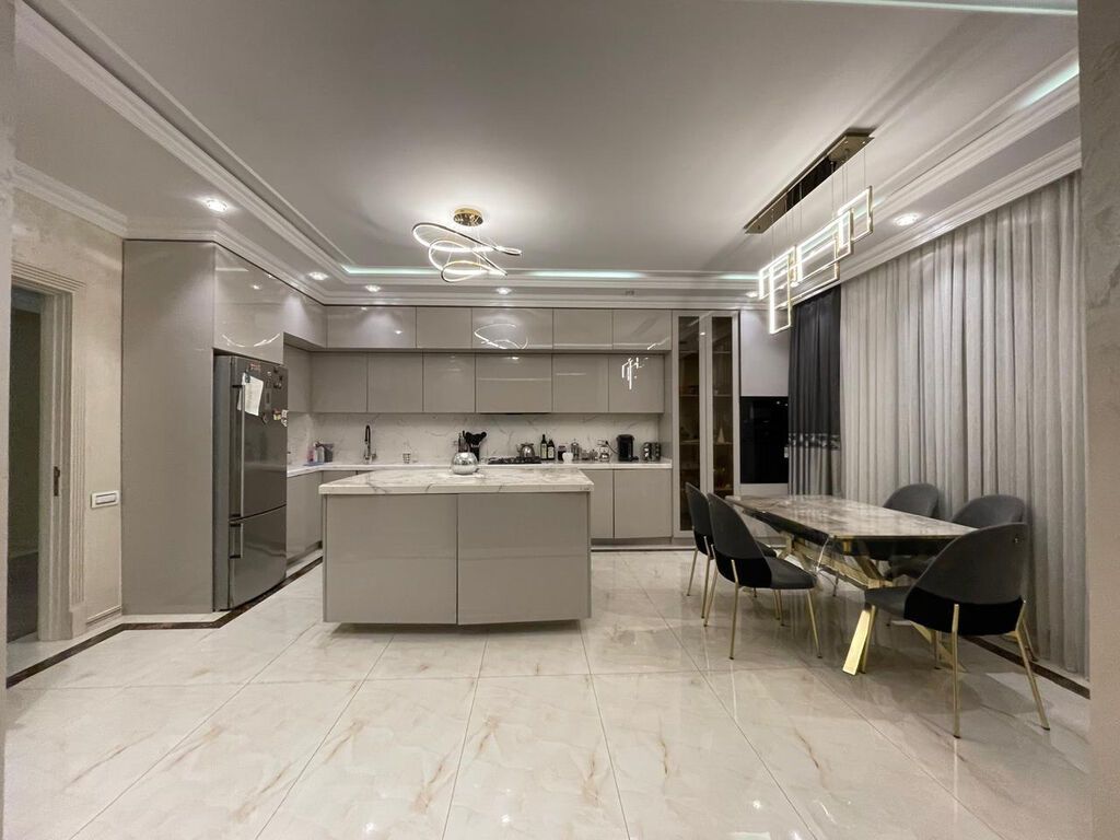 5 otaqlı, Yeni tikili, 301 kv. m