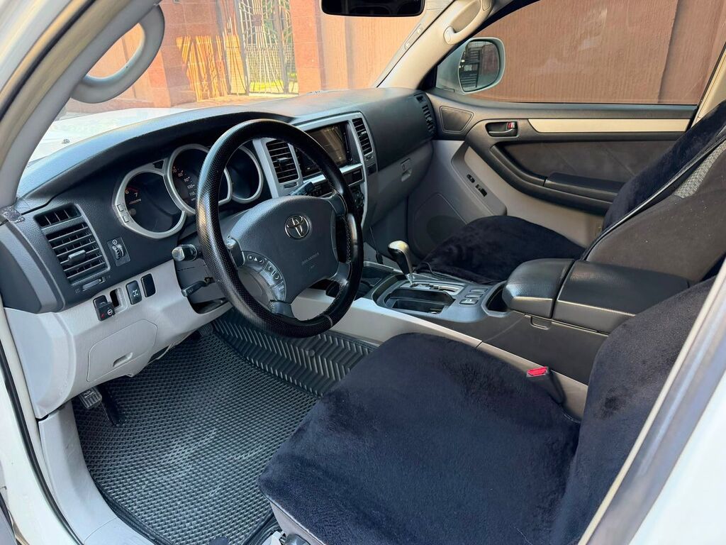 Toyota 4Runner: 2004 г., 4 л, Автомат, Бензин, Внедорожник: фото 6