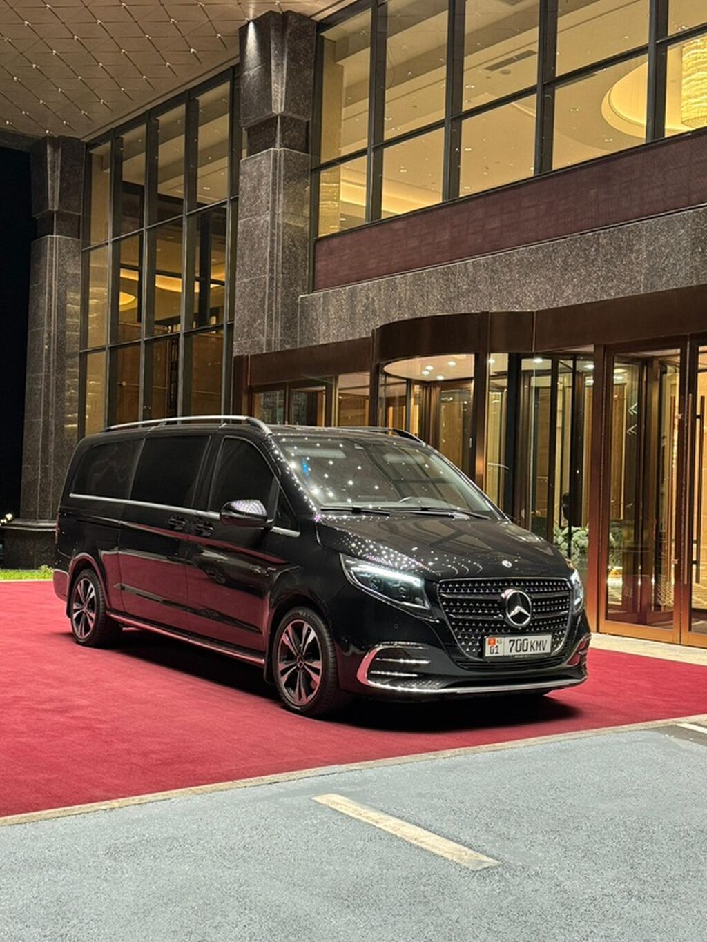 Премиальный автосервис по персональным перевозкам на Mercedes Что: фото 2
